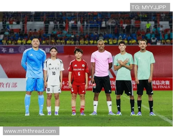 坎塞洛的足球之路：从天才少年到世界顶级边后卫的蜕变与挑战